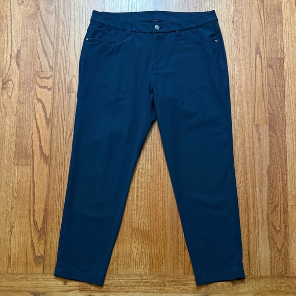 Lululemon ABC Slim-Fit 5 Pocket Pant Warpstreme in True Navy size 33